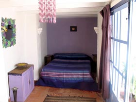 Dormitorio de un apartamento de la casa.
