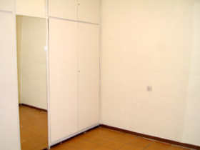 Wide flat in the centre of Granada.. Oasis Real Estate. Houses in Granada, Spain.