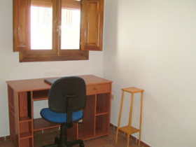 Totally furnished studio in lower Albayzín area of Granada.. Oasis Real Estate. Houses in Granada, Spain.