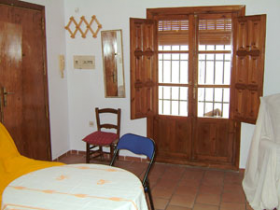 Totally furnished studio in lower Albayzín area of Granada.. Oasis Real Estate. Houses in Granada, Spain.