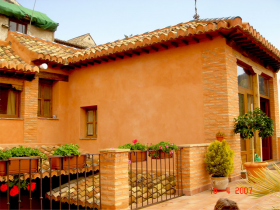 Detalle de la terraza de una casa morisca en venta localizada en el Albaic�n, Granada.